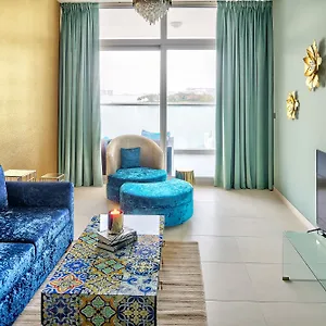 Luxury Staycation - Azure Residences دبي